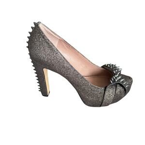 Vince Camuto Jamma Pump, Bronzite Glitter Spike Heels with Bow Sz 8.5 - 5”‎ heel